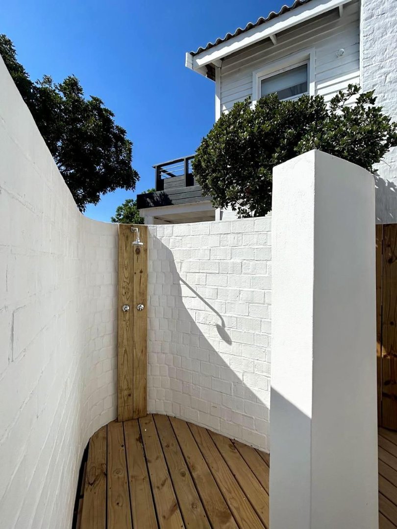  Bedroom Property for Sale in Wavecrest Eastern Cape